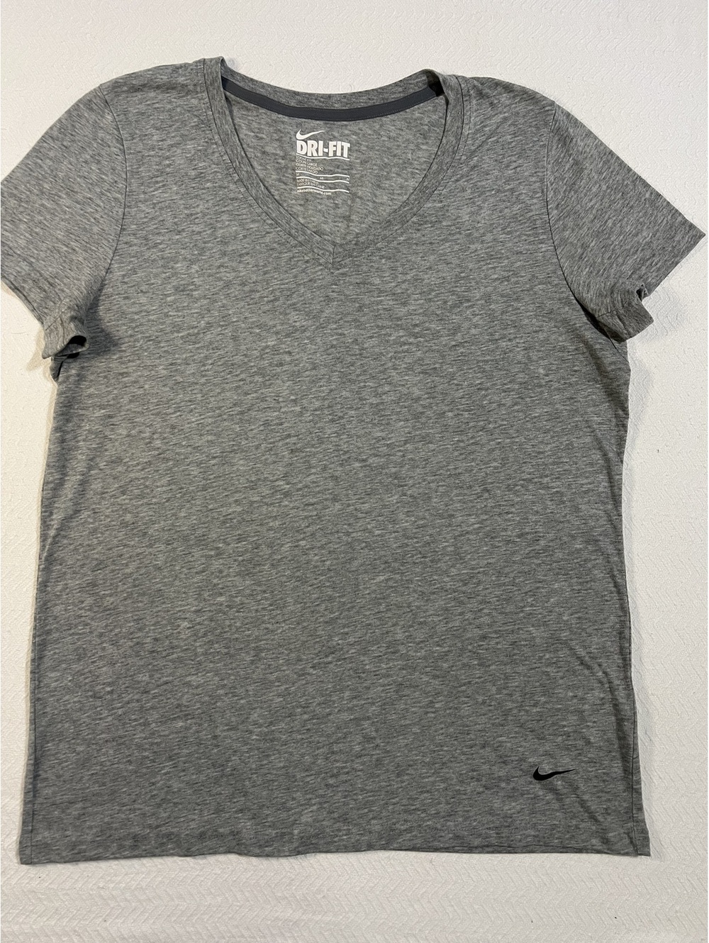 Nike Dri-FIT Gray V-Neck Short Sleeve T-Shirt Size Medium